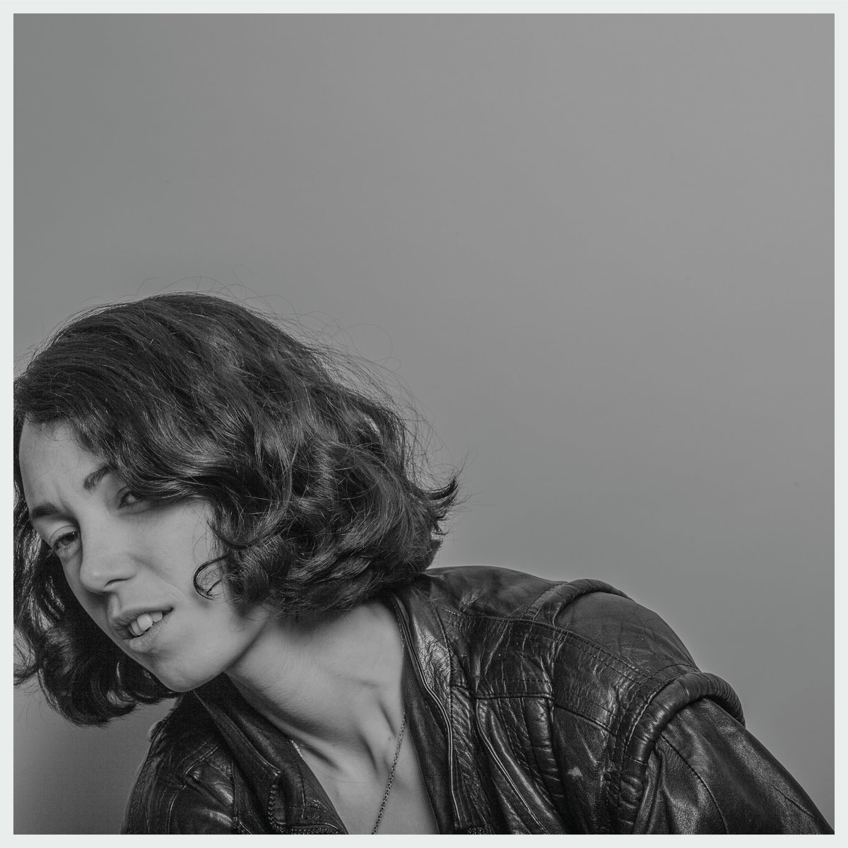 Reseñamos el LP debut de Kelly Lee Owens