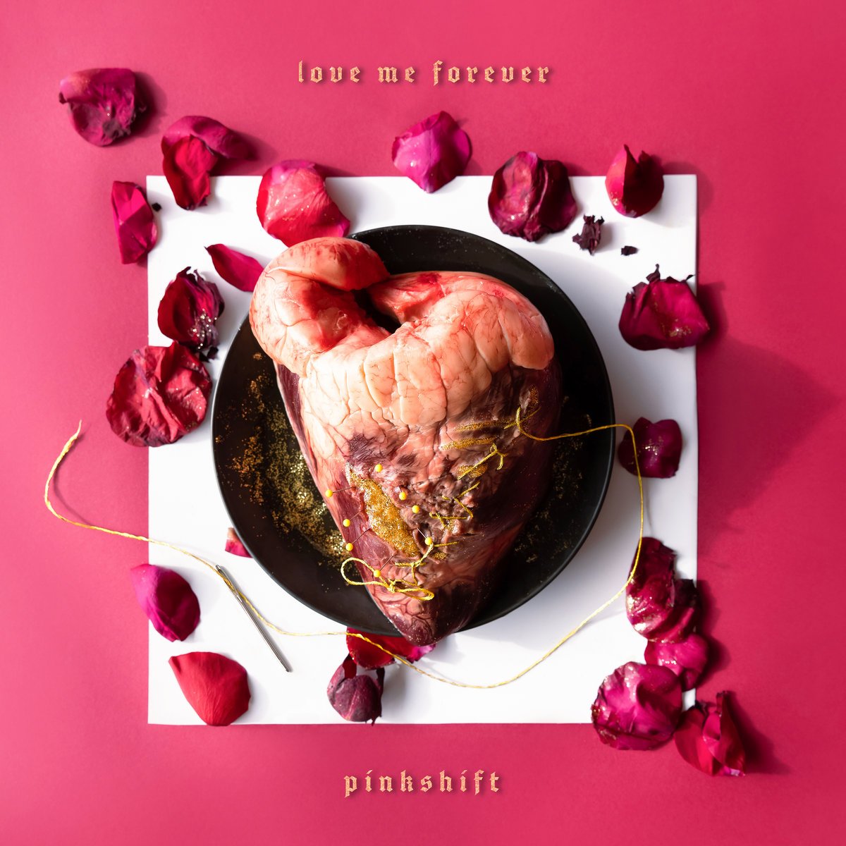 Reseñamos el LP debut de Pinkshift