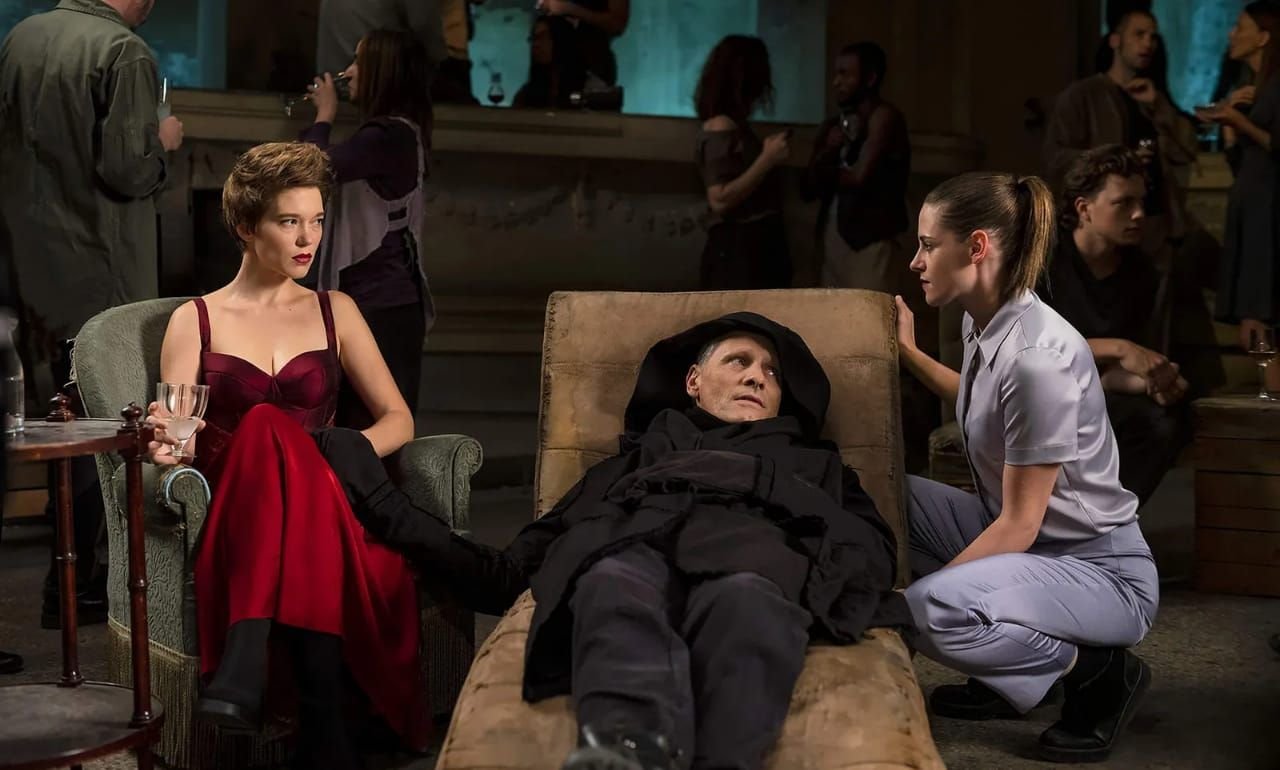 Analizamos 'Crímenes Del Futuro', la nueva película de David Cronenberg