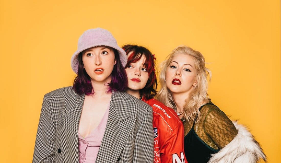 VIAL siguen mostrando su punk rock divertido con su single 'falling ...