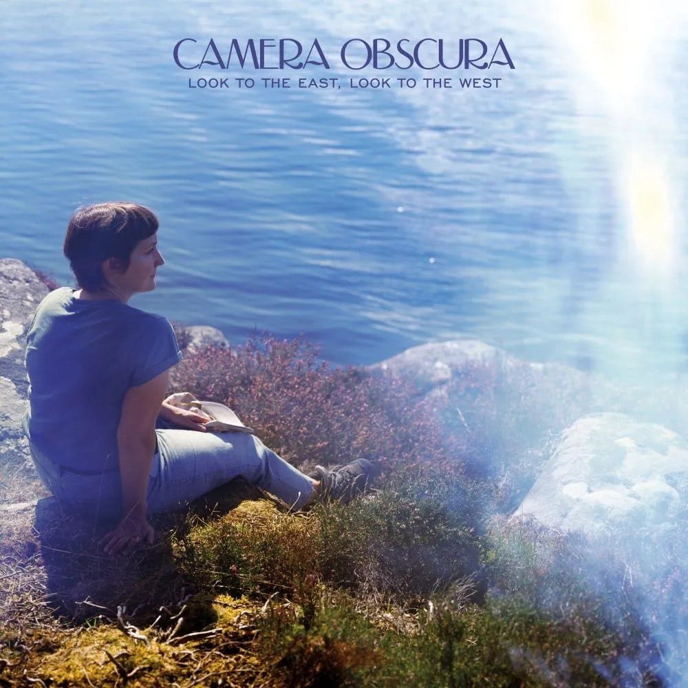 Crítica de 'Look to the East, Look to the West', el nuevo LP de Camera Obscura