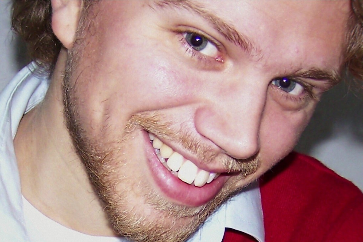 Crítica de 'El hombre de los 1000 hijos', la nueva serie de Josh Allott estrenada en Netflix