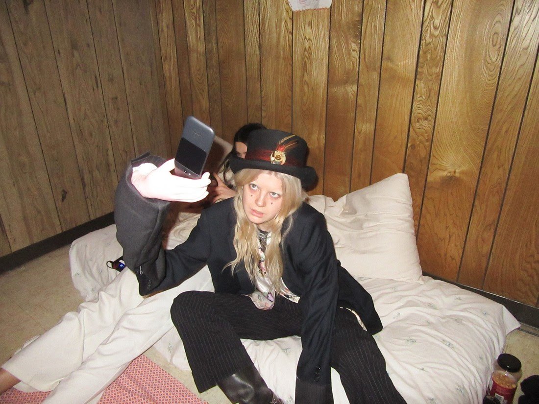 Grumpy: Cuando el desamor se convierte en sinfonía electrónica | Mindies