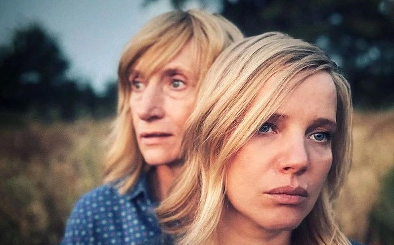 Crítica de 'Woman Of' de Małgorzata Szumowska: Un crudo viaje hacia la identidad en un contexto hostil