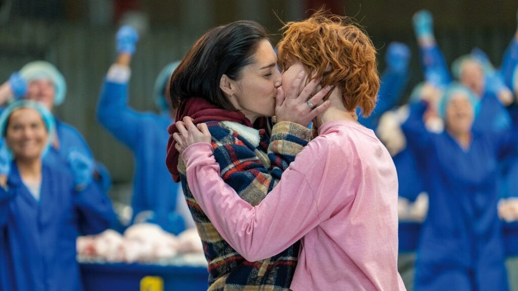 Crítica de 'Chuck Chuck Baby': Janis Pugh y el viaje de una vida entre plumas y secretos