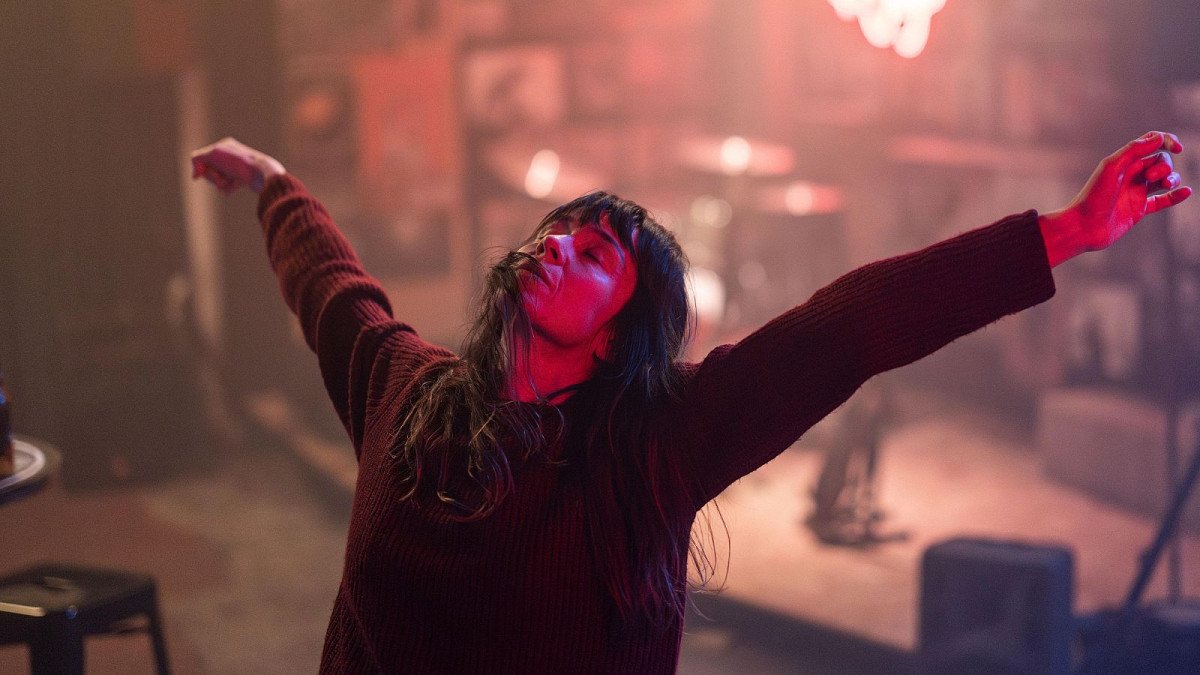 Crítica de ‘Los Últimos Románticos’ de David P. Sañudo: La soledad que late entre el acero y el papel