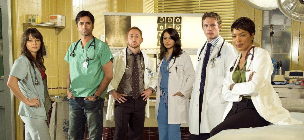 La presencia del material sanitario y productos médicos en el cine y las series