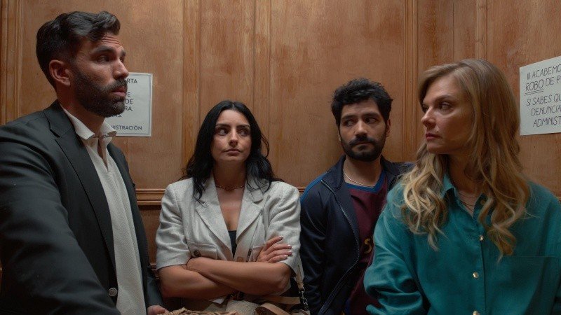 Crítica de 'Entre Paredes', la nueva serie de Noé Santillán-López estrenada en Disney+