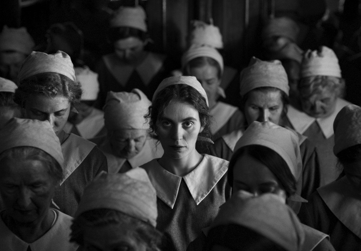 Estrenamos un clip en exclusiva de 'La Chica de la Aguja'