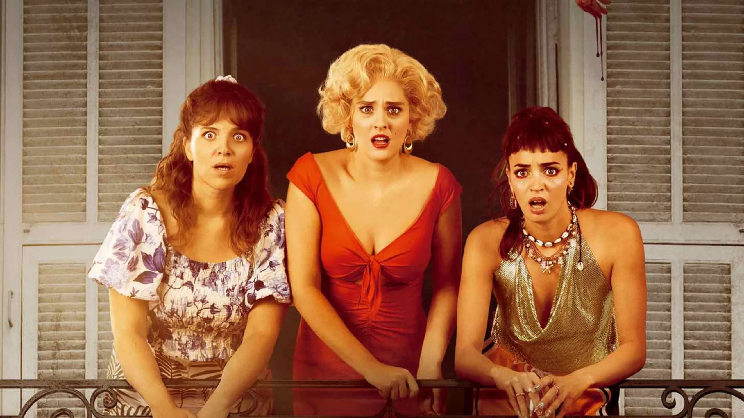 Crítica de 'Las chicas del balcón' de Noémie Merlant: El horror y la comedia como armas políticas