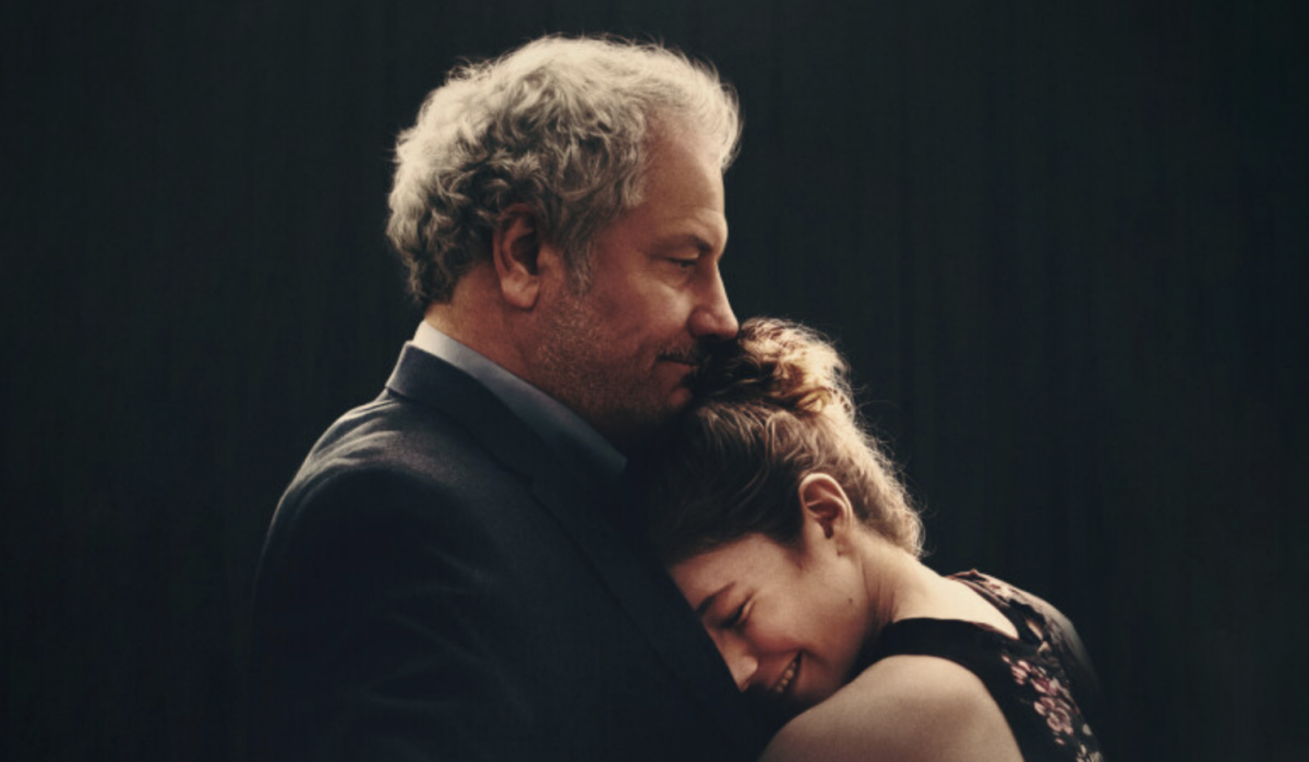 Crítica de ‘Ghostlight’: Kelly O'Sullivan construye una ficción donde el teatro se transforma en crisol familiar