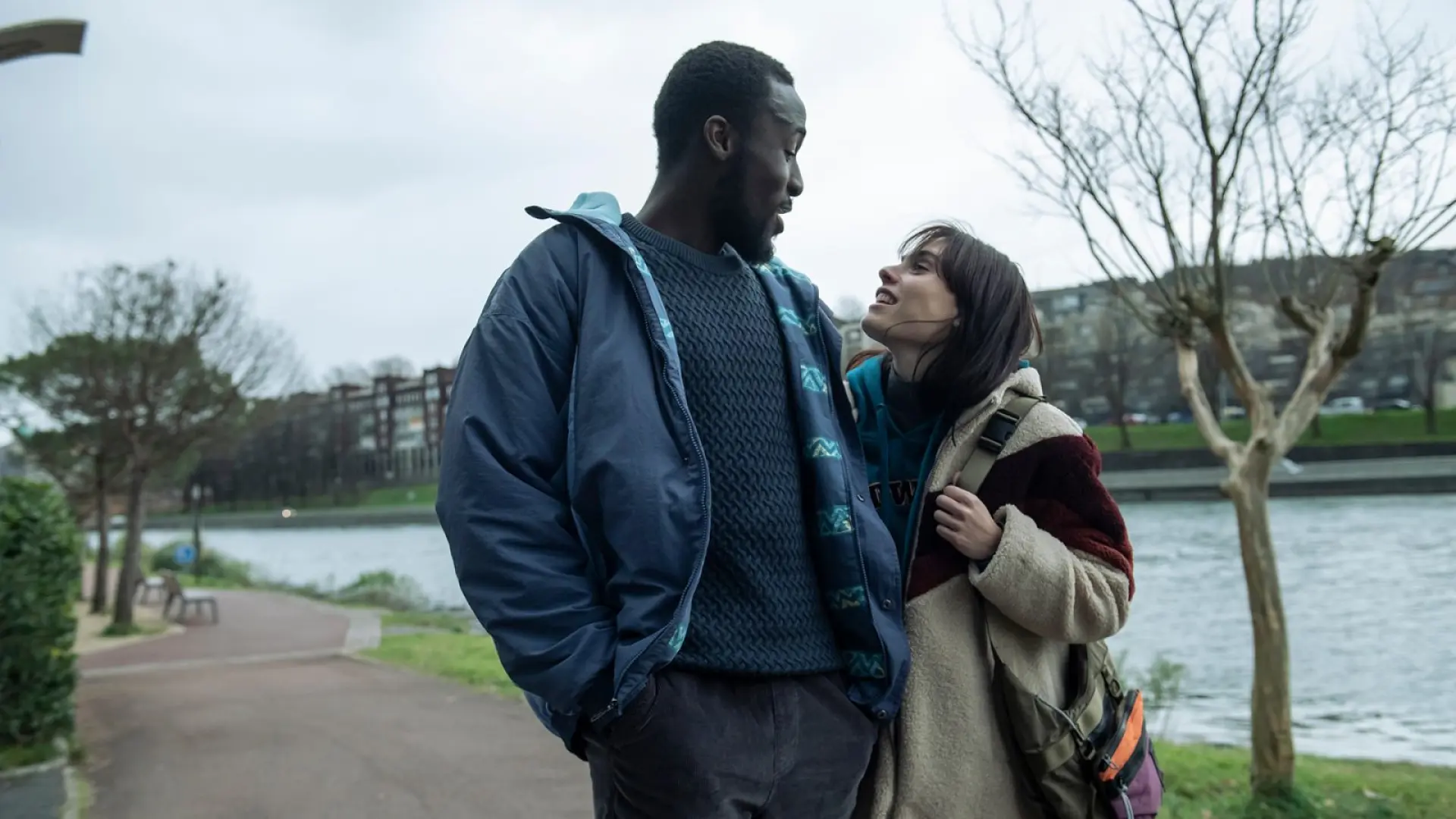 Crítica de 'La isla de los faisanes': Asier Urbieta plasma la tensión invisible del Bidasoa