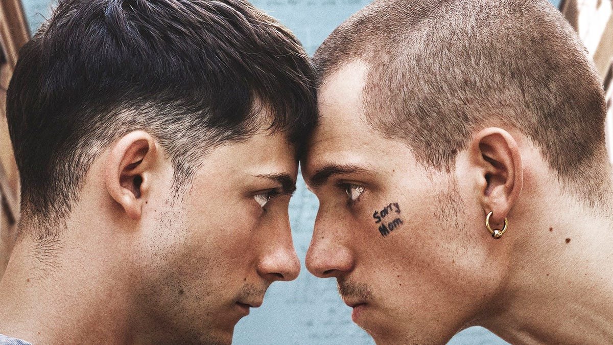 Critica de ‘Enemigos’: David Valero retrata las cicatrices de una juventud acorralada