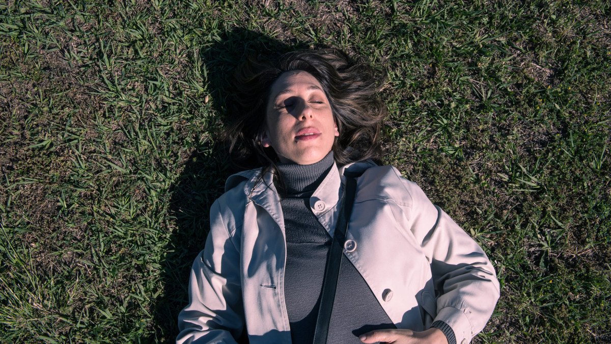 Critica de ‘La llegada del hijo’: Cecilia Atán y Valeria Pivato tensan el espacio doméstico hasta hacerlo estallar