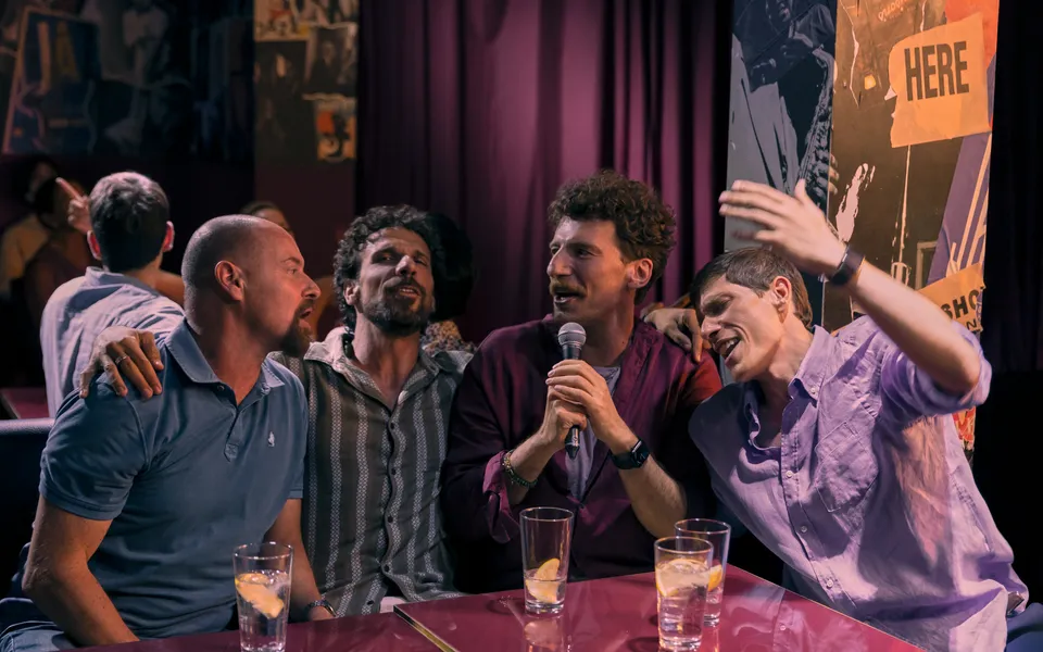 Crítica de ‘Machos de verdad’ [Netflix]: Letizia Lamartire y el simulacro de autocrítica masculina