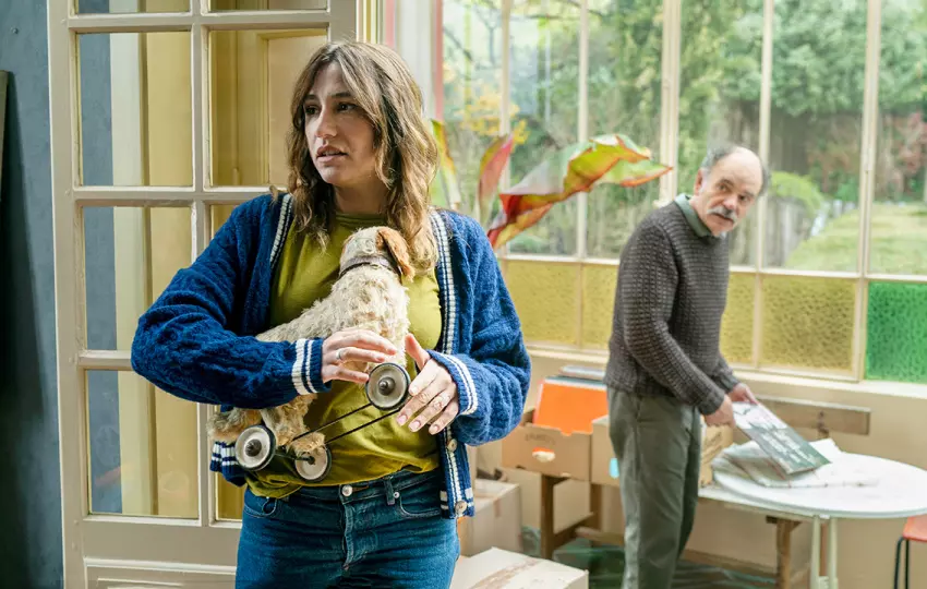 Crítica de 'Juliette en primavera': Blandine Lenoir entre sobremesas, silencios y recuerdos anudados