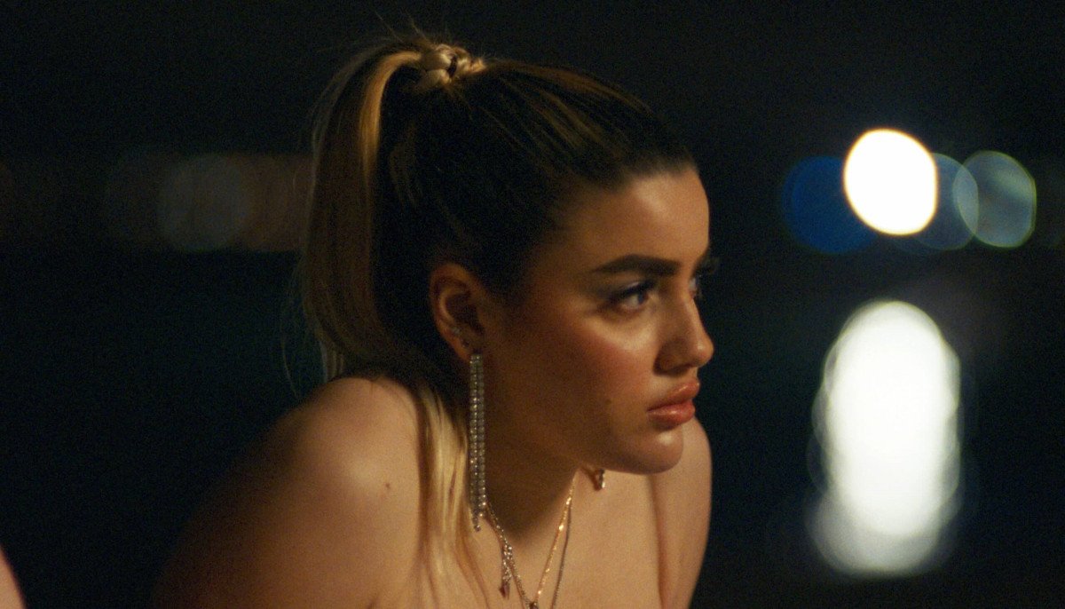 Crítica de ‘Diamante en Bruto’: Agathe Riedinger captura la idolatría digital como mecanismo de supervivencia