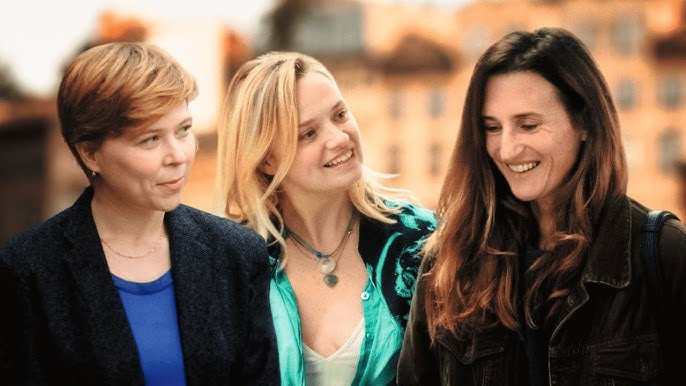 Crítica de ‘Tres amigas’: Emmanuel Mouret expone el espacio interior donde lo no dicho pesa