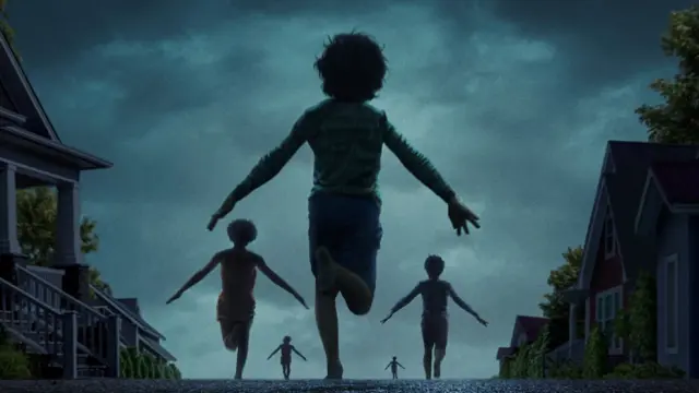 Crítica de 'Weapons': Zach Cregger retrata el colapso social a través del horror psicológrico