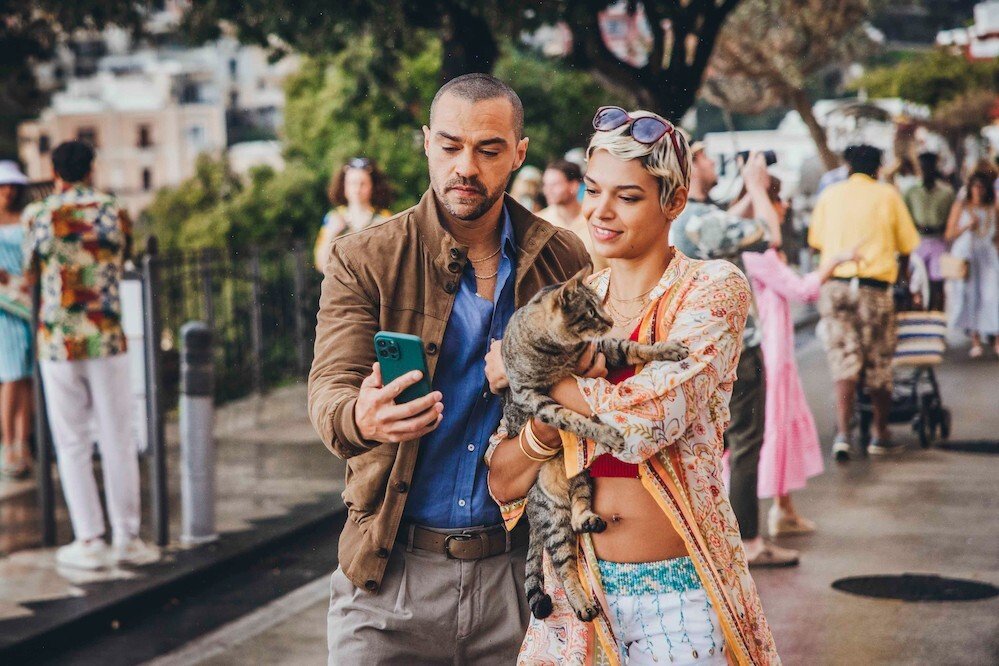 'Hotel Costiera': crítica de la serie de Adam Bernstein estrenada en Amazon Prime Video