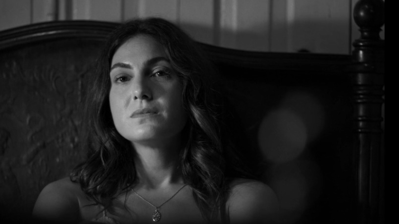 Crítica de ‘Retrato de un cierto Oriente’: Marcelo Gomes y la memoria de un viaje forzado