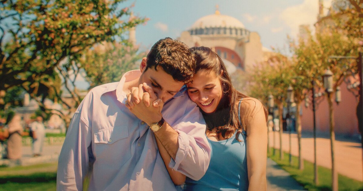 ‘Y ella dijo quizás’: crítica de la nueva película de Buket Alakus y The Chau Ngo para Netflix