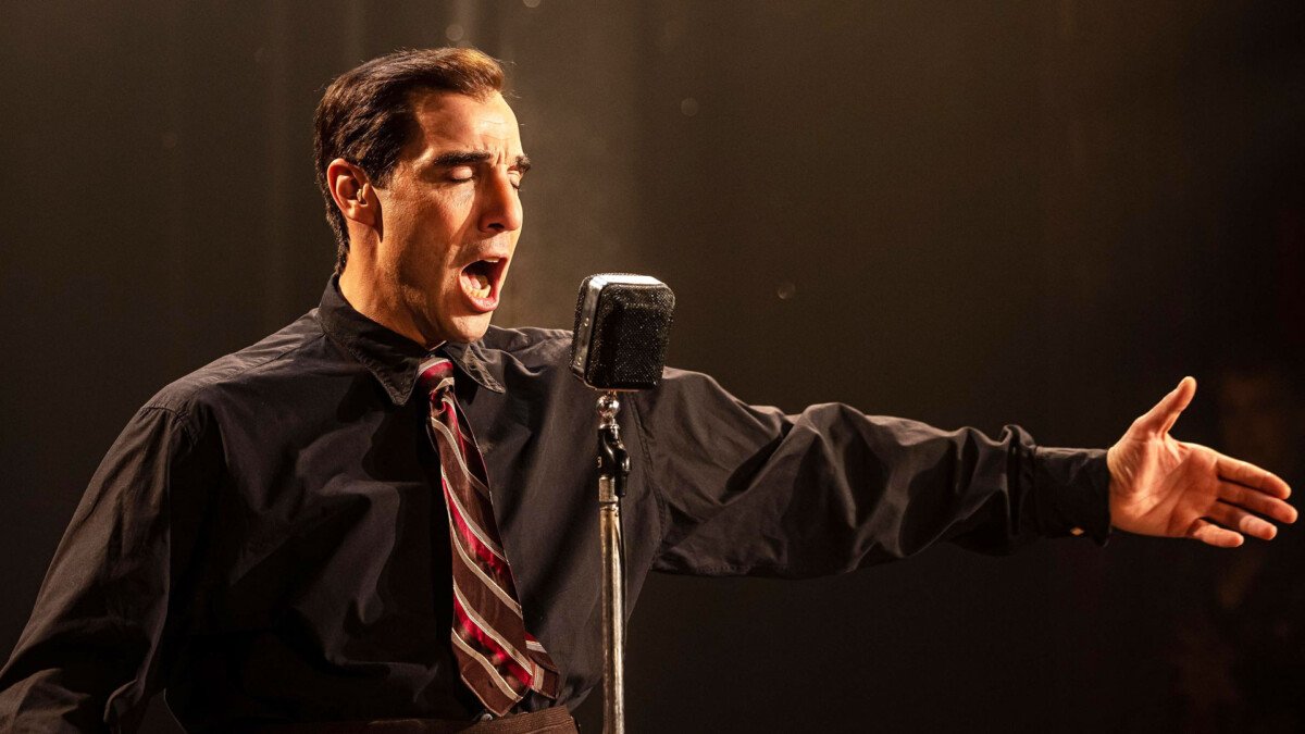 Crítica de 'Monsieur Aznavour', el biopic de Charles Aznavour