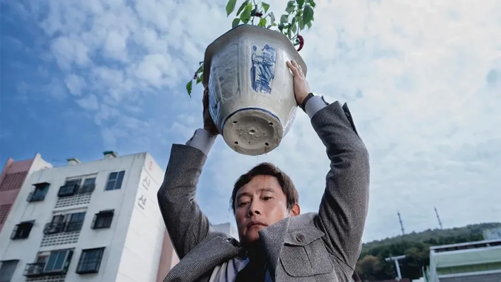 'No hay otra opción': crítica de la película de Park Chan-wook