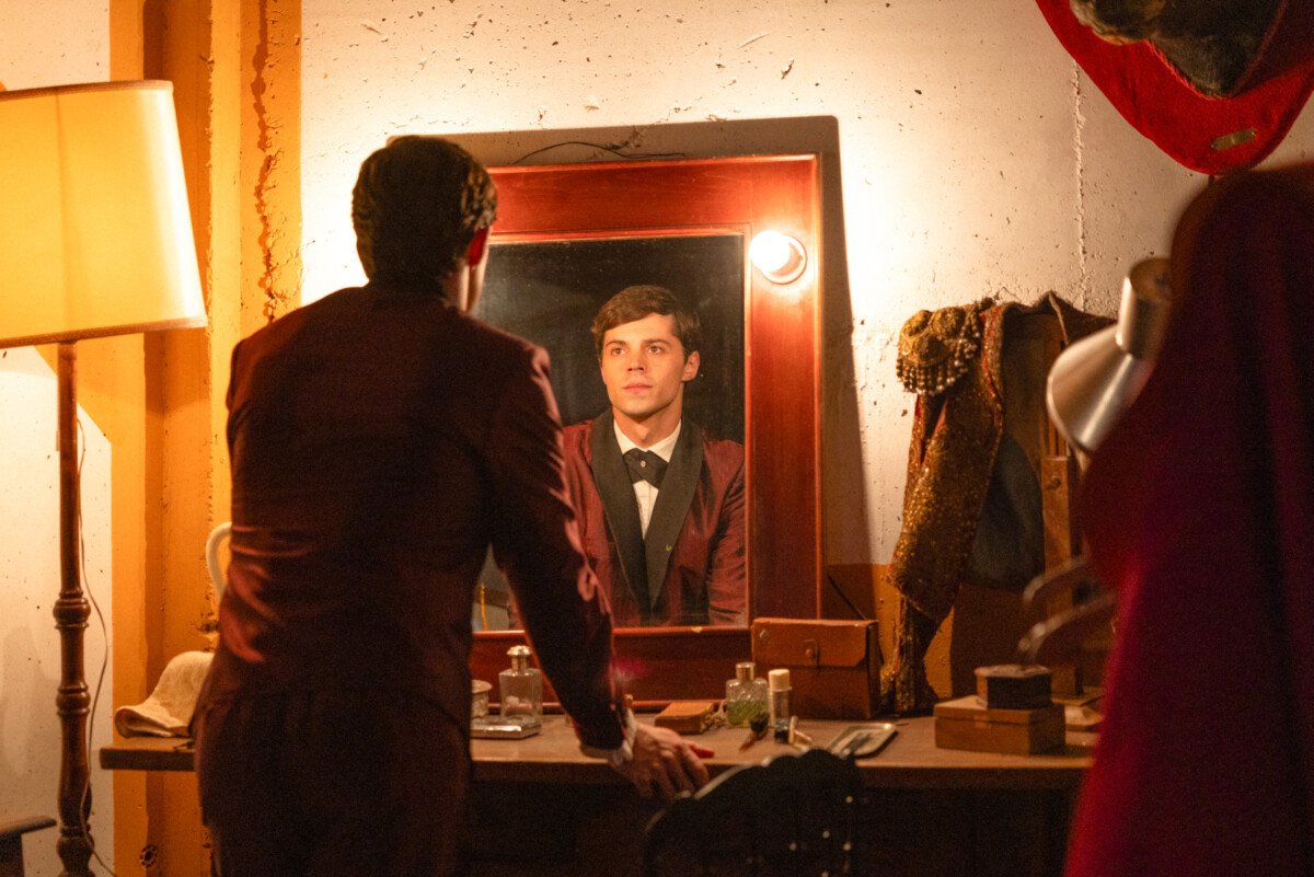 'Aquel': crítica de la serie de Raphael estrenada en Netflix